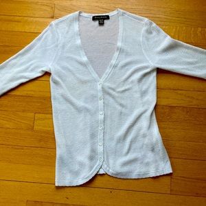 Xsmall Tommy Bahama light weight, white, button up top. No signs of wear.